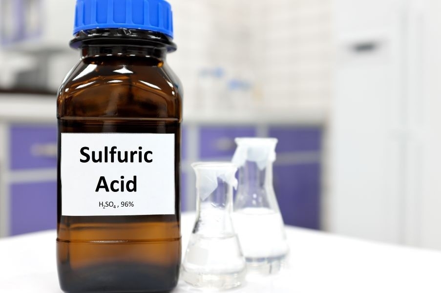 ۵ نکته طلایی برای خرید عمده اسیدهای صنعتی