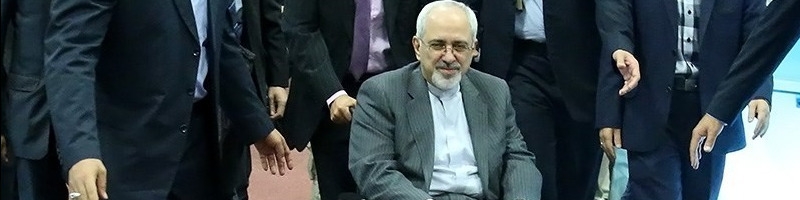 ظریف با ویلچر در نشست خبری حاضر شد + عکس