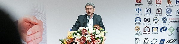 وزیر اقتصاد: در تعیین نرخ ارز در بازار مداخله نمی کنیم