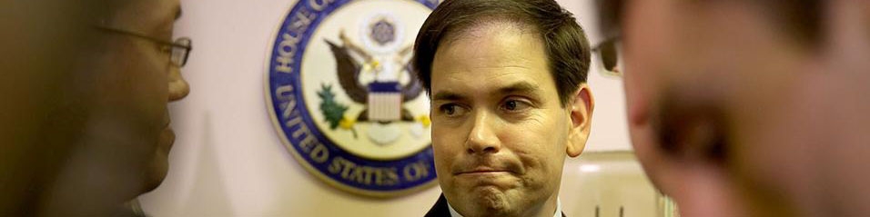 سناتور آمریکایی: هرگز نباید گزینه حمله نظامی به ایران را از روی میز برداریم