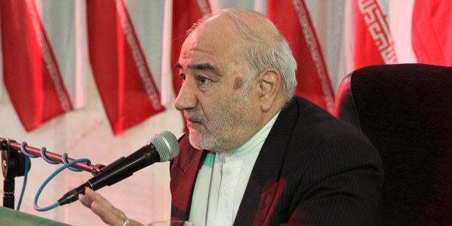 احمدی‌نژاد کلاه بزرگی بود که سر مملکت رفت