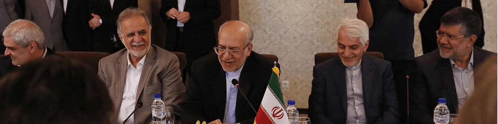 نعمت‌زاده به همراه هیاتی ۷۰ نفره به وین می‌رود