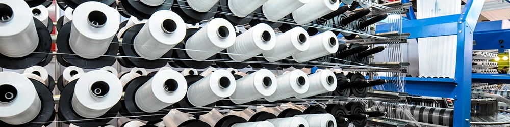 در واردات برندهای خارجی تعجیل نکنیم/ مبارزه با قاچاق با تسامح امکان‌پذیر نیست