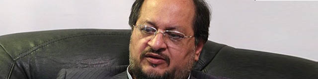 شریعتمداری هم نامه نوشت/ عرضه محصولات پتروشیمی خارج از بورس تخلف است