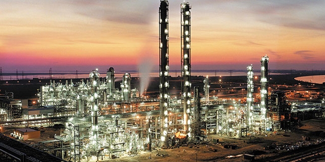 تلاطم گروه پتروشیمی با تغییر قیمت نفت