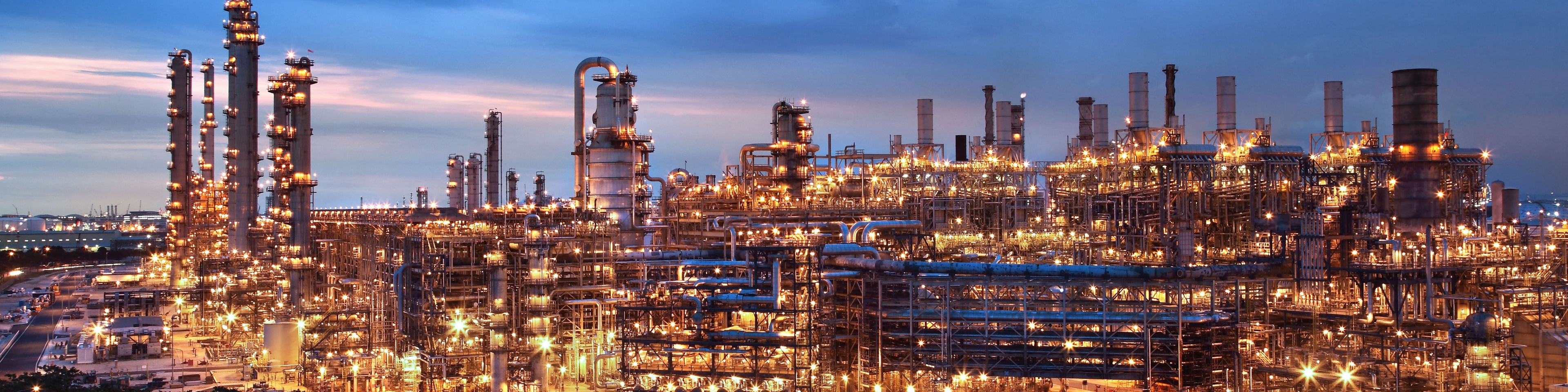 جذب سرمایه خارجی مهمترین محور توسعه صنعت پتروشیمی