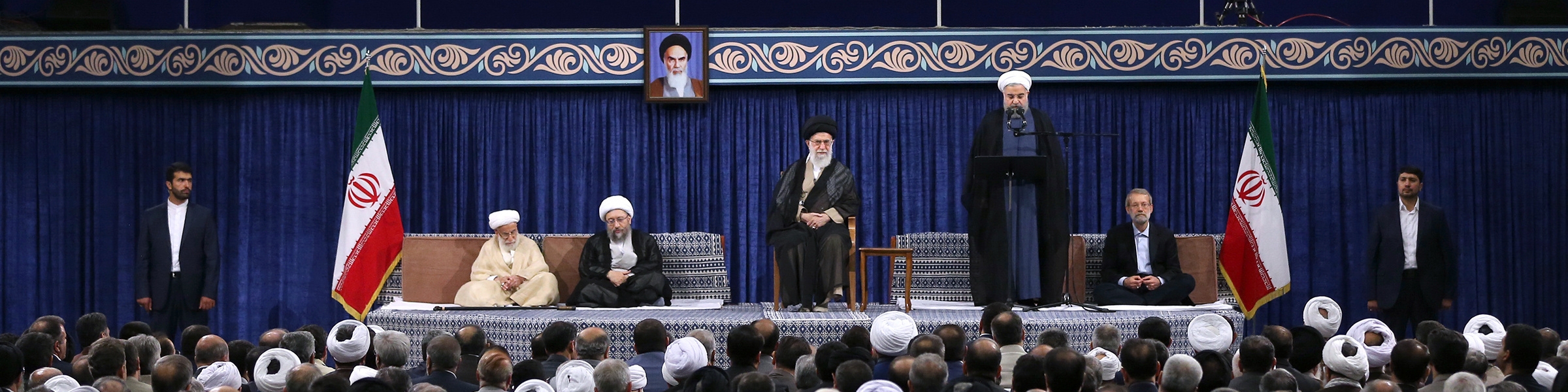 جمهوری اسلامی ایران ترکیبی از جمهوریت و اسلامیت است و نباید هیچ یک از آن دو را نادیده گرفت