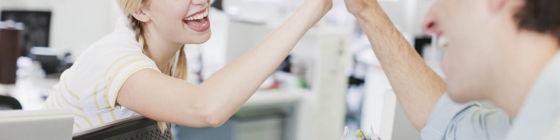 برای شاد کردن همکارانتان تلاش کنید