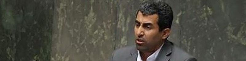 پورابراهیمی: دلار باید تدریجی ۴۲۰۰ تومان می‌شد