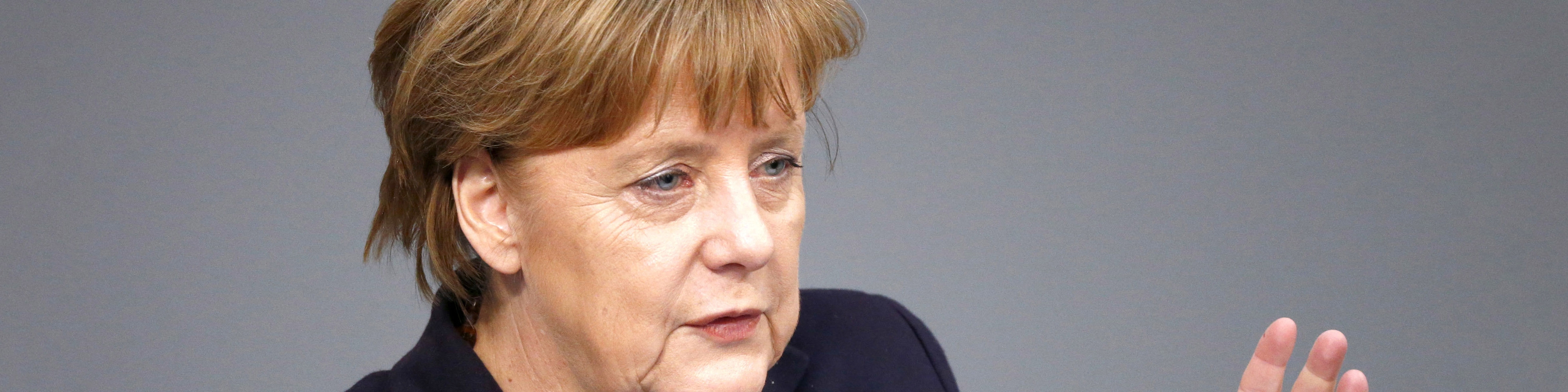 مرکل: آمریکا باید برای همیشه اروپا را از تعرفه فولاد معاف کند