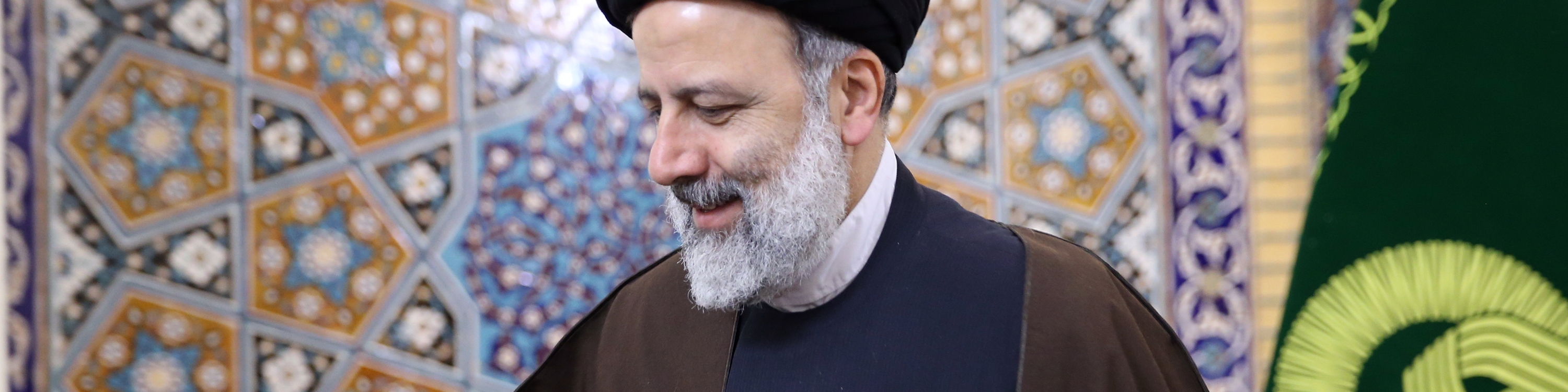 بررسی درخواست برخی نهادها برای ورود به بانکداری