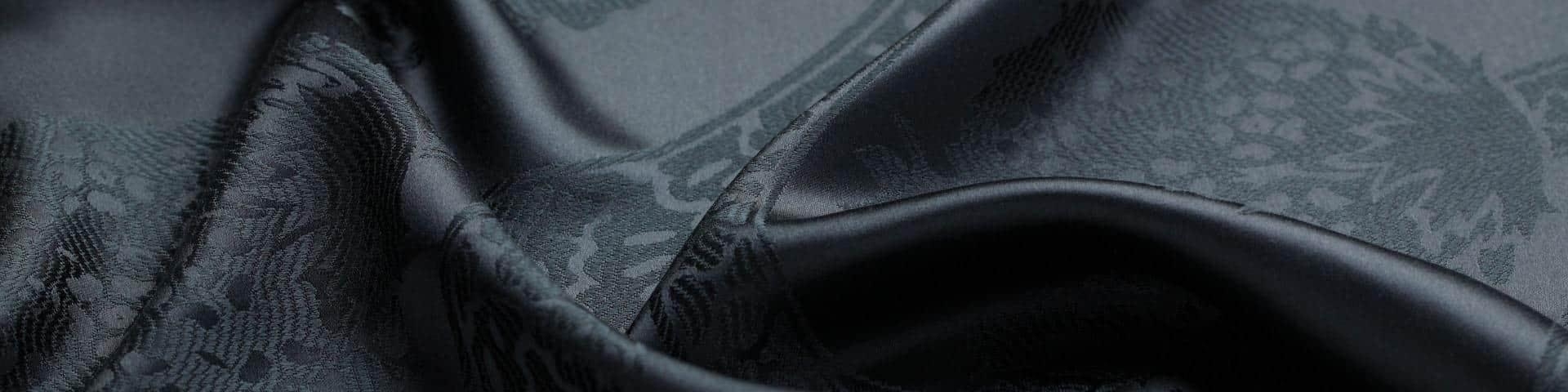 برای تامین چادر مشکی، تولیدکنندگان داخلی باید در اولویت باشند