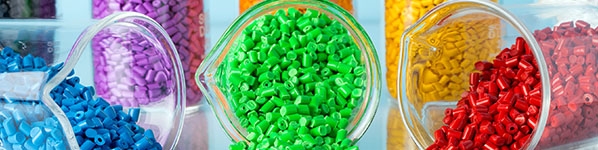 واردات و تامین مواد اولیه شیمیایی ، پلیمری و شوینده بهداشتی در شرکت هیرودشیمی