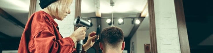 پردرآمدترین رشته آرایشگری در ایران: کدام لاین زیبایی پول بیشتری دارد؟ (1403)