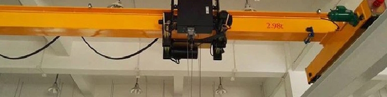 جرثقیل سقفی چیست؟ معرفی انواع، ویژگی ها و کابردهای آن