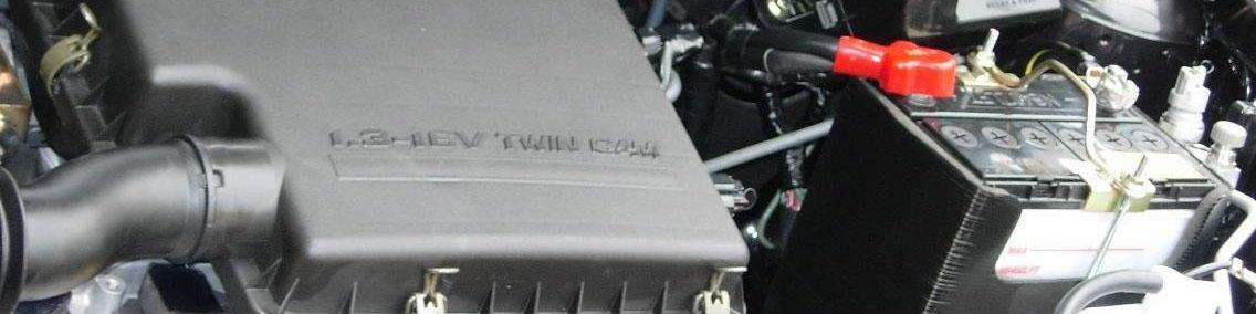 کمبود باطری خودرو قیمت را ۳۰ درصد افزایش داد/۲۰۰ هزار باطری در انتظار ترخیص