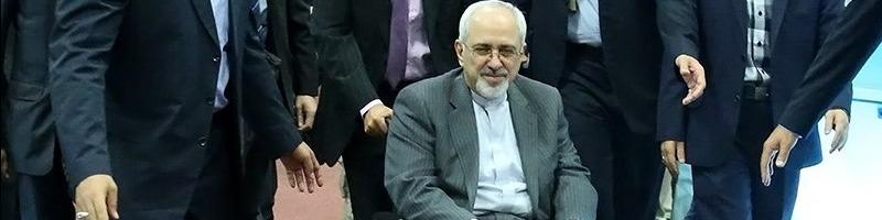 ظریف با ویلچر در نشست خبری حاضر شد + عکس