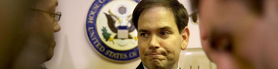 سناتور آمریکایی: هرگز نباید گزینه حمله نظامی به ایران را از روی میز برداریم