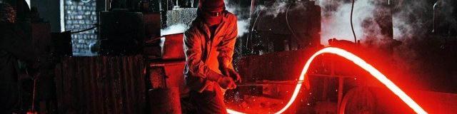 کاهش روند رشد تولیدات صنعتی در سطح جهان