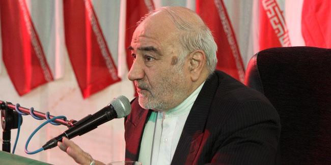 احمدی‌نژاد کلاه بزرگی بود که سر مملکت رفت