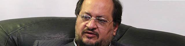 شریعتمداری هم نامه نوشت/ عرضه محصولات پتروشیمی خارج از بورس تخلف است