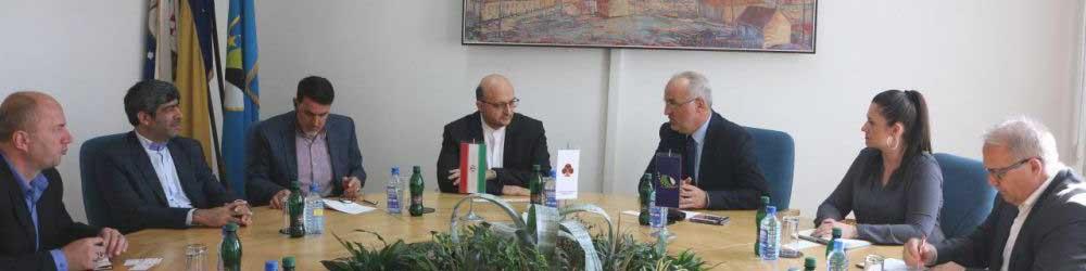 نخست وزیر توزلا بوسنی و هرزگوین از گسترش مناسبات با ایران استقبال کرد
