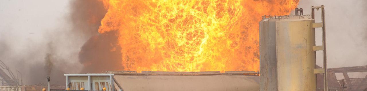 مهار فوران چاه ۱۴۷ رگ سفید