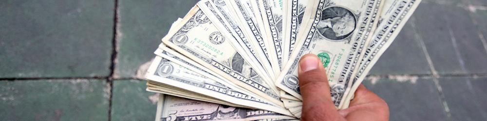 دو نگاه به دستگیری دلالان ارز