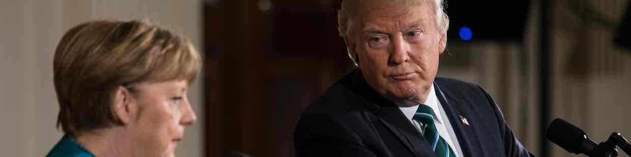 شریکانمان در منطقه‌ برای مهار ایران کمک مالی کنند