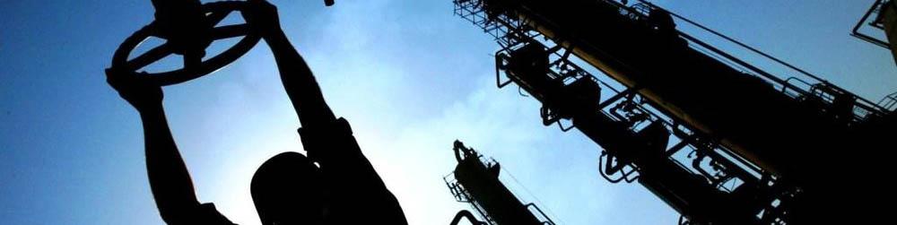 افزایش حقوق کارمندان و کارگران با گرانی نفت و دلار