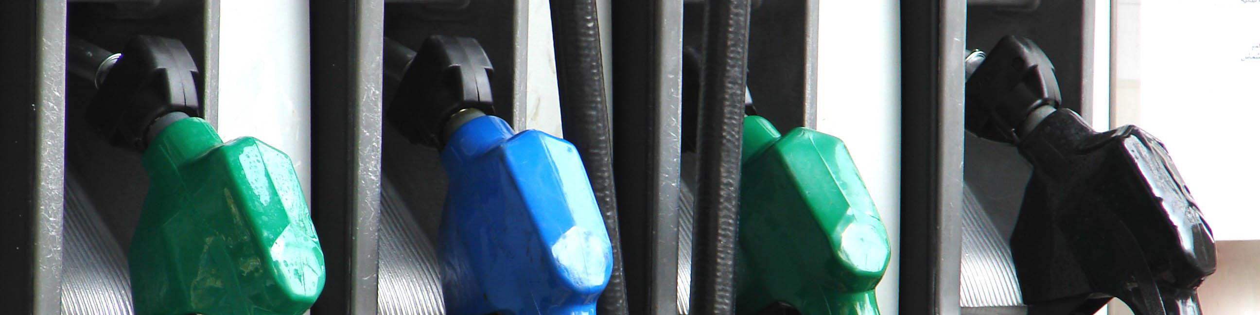 محدودیت عرضه بنزین سوپر تا پایان مرداد رفع می‌شود