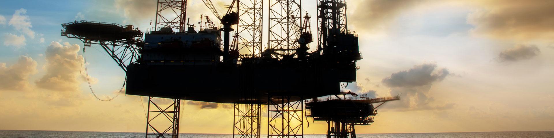 تحریم‌های آمریکا علیه ایران مانع کاهش بیشتر قیمت نفت شد