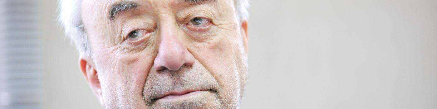 عسگر اولادی: شرکت‌های دولتی احتکار می‌کنند