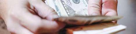 توقف اشتباهات فاحش دولت قیمت ارز را کاهش داد
