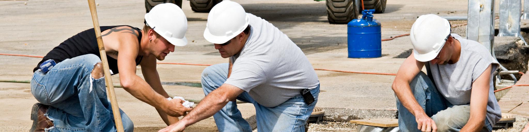 مقام ارشد کارگری: تصمیمی برای ورود به دستمزد سال آینده نداریم