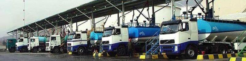 کامیون های عراقی در چذابه سوخت رابه قیمت روز خریداری می‌کنند