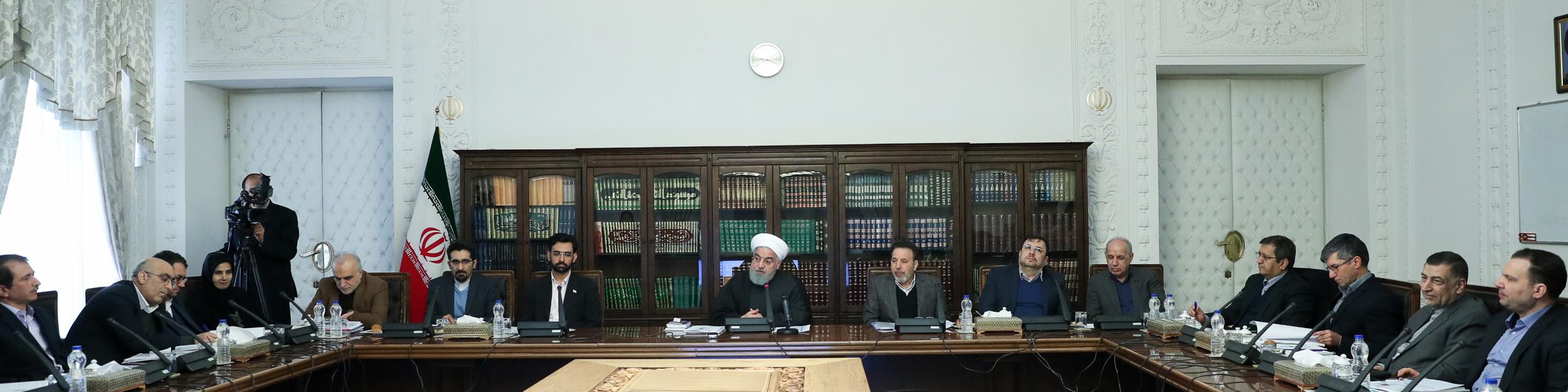 انتظار رئیس جمهور از دولت الکترونیک؛ یک کارت برای همه کار