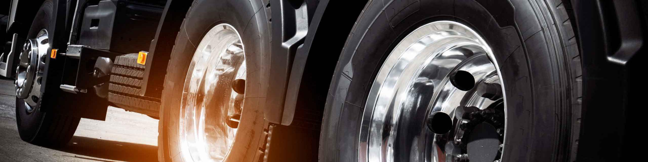 مشکلات لاستیکی کامیون‌داران همچنان پابرجا/ گرانی باوجود کاهش نرخ ارز