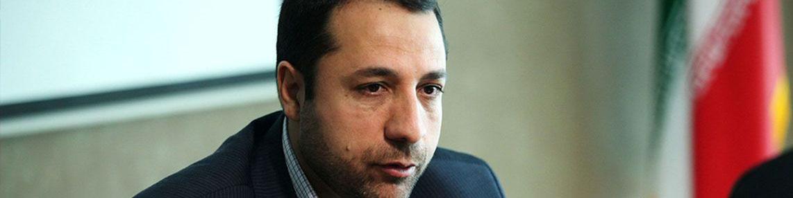 صالح آبادی: بازار ارز باید برای فعالان اقتصادی پیش بینی پذیر شود