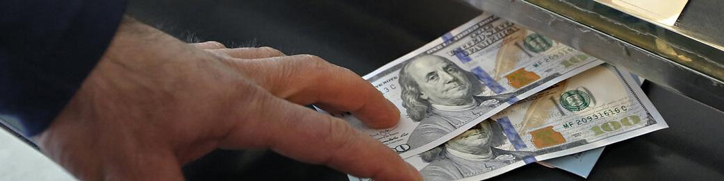 سیاست ارزی جدید بانک مرکزی در راستای ایجاد ثبات در بازار است/ روند نرخ ارز نزولی شد