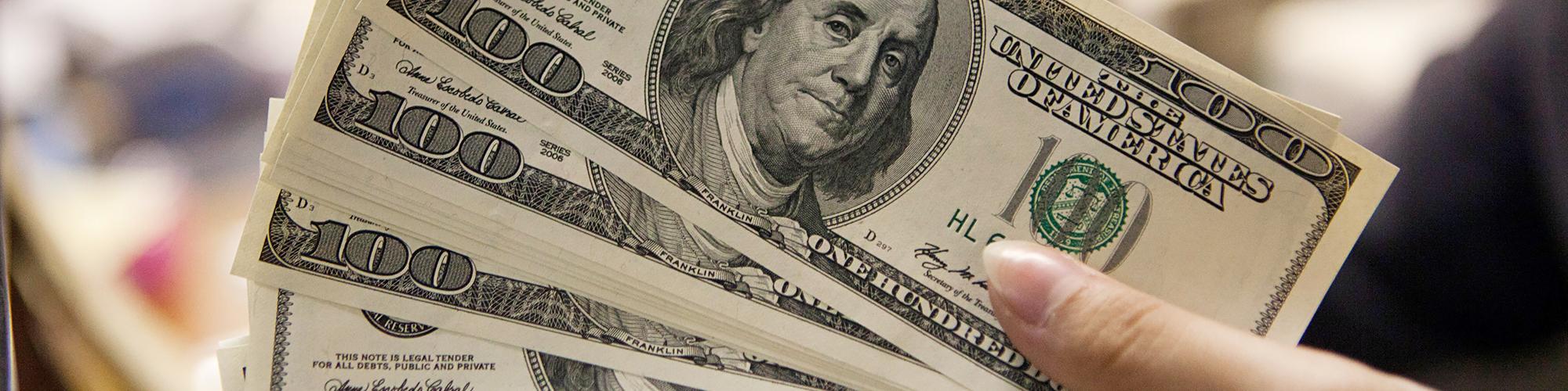 پیش‌بینی مهم یک اقتصاددان از نرخ جدید دلار/ منتظر ریزش قیمت دلار باشیم؟