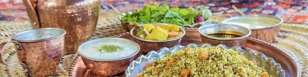 سفر و گشت و گذار در شهرهای ایران و چشیدن غذاهای محلی و سنتی