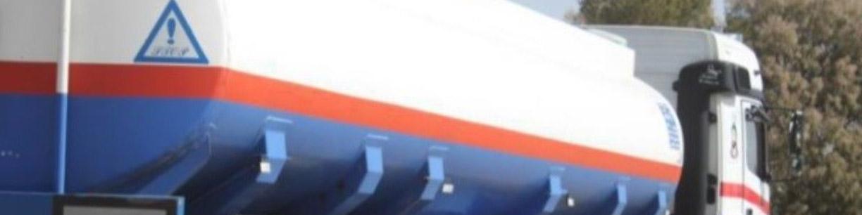 ممانعت گمرک پاکستان از تخلیه ۳۰۰ دستگاه تانکر گاز صادراتی ایران