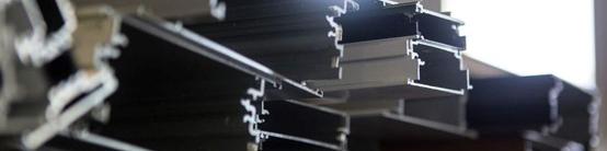 راه‌اندازی خط تولید «پروفیل شیاردار نسل چهارم» با فناوری هوشمند در جهان آذر