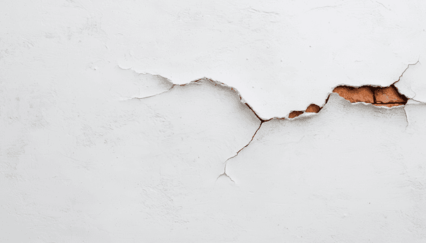 علت ترک خوردن دیوار ساختمان + راهکار