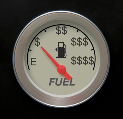 سهمیه بنزین تیرماه تثبیت شد/ سناریوهای گران شدن بنزین