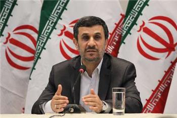 احمدی نژاد : نرخ سکه را پایین می‌آوریم