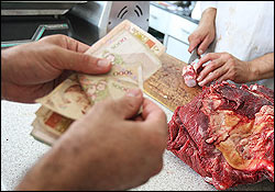 گوشت گوساله گرانتر از گوسفند/ چرا قیمت پائین نمی‌آید؟
