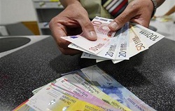 ثبات نرخ مبادلاتی دلار و افت قیمت پوند و یورو در مرکز مبادلات ارزی