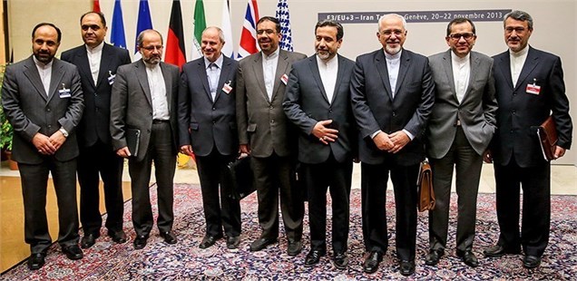 تیم مذاکره کننده هسته ای ایران راهی عمان شد
